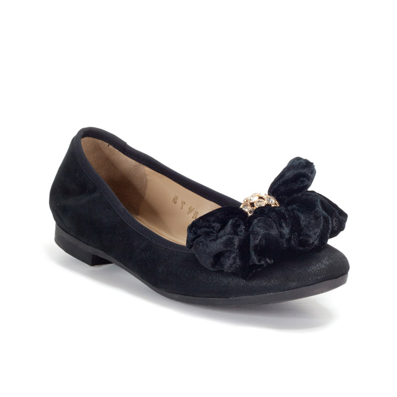 cushioned black flats