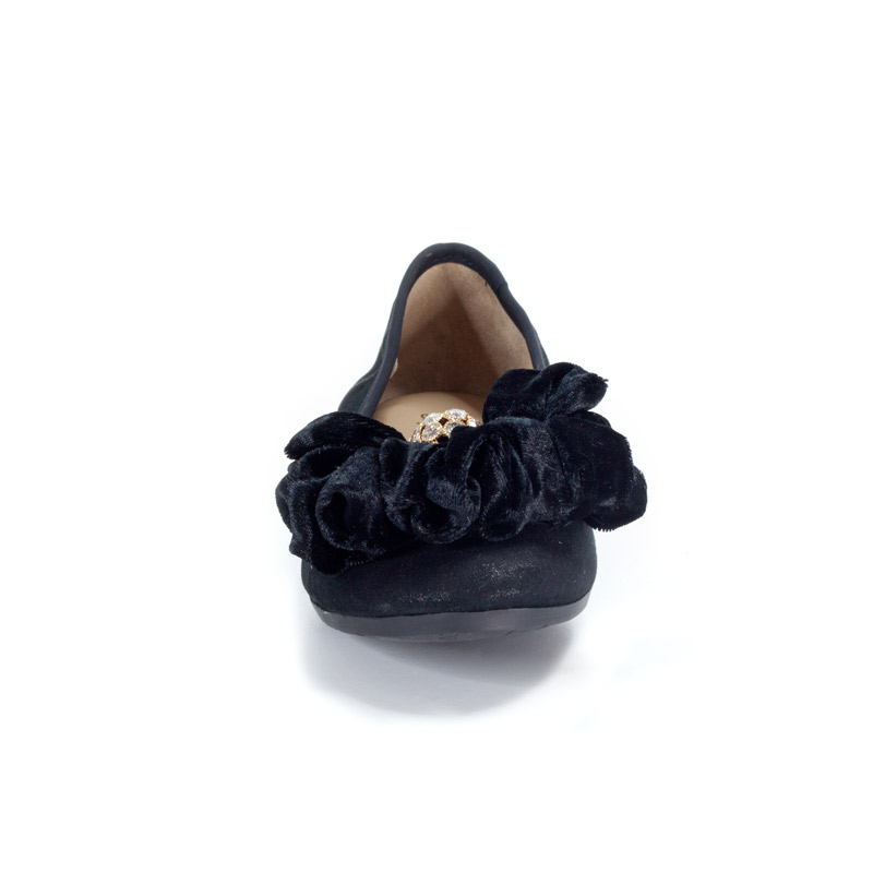 cushioned black flats